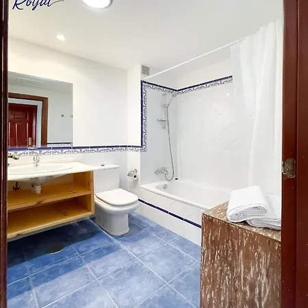 B-rent El Royal 아파트 *